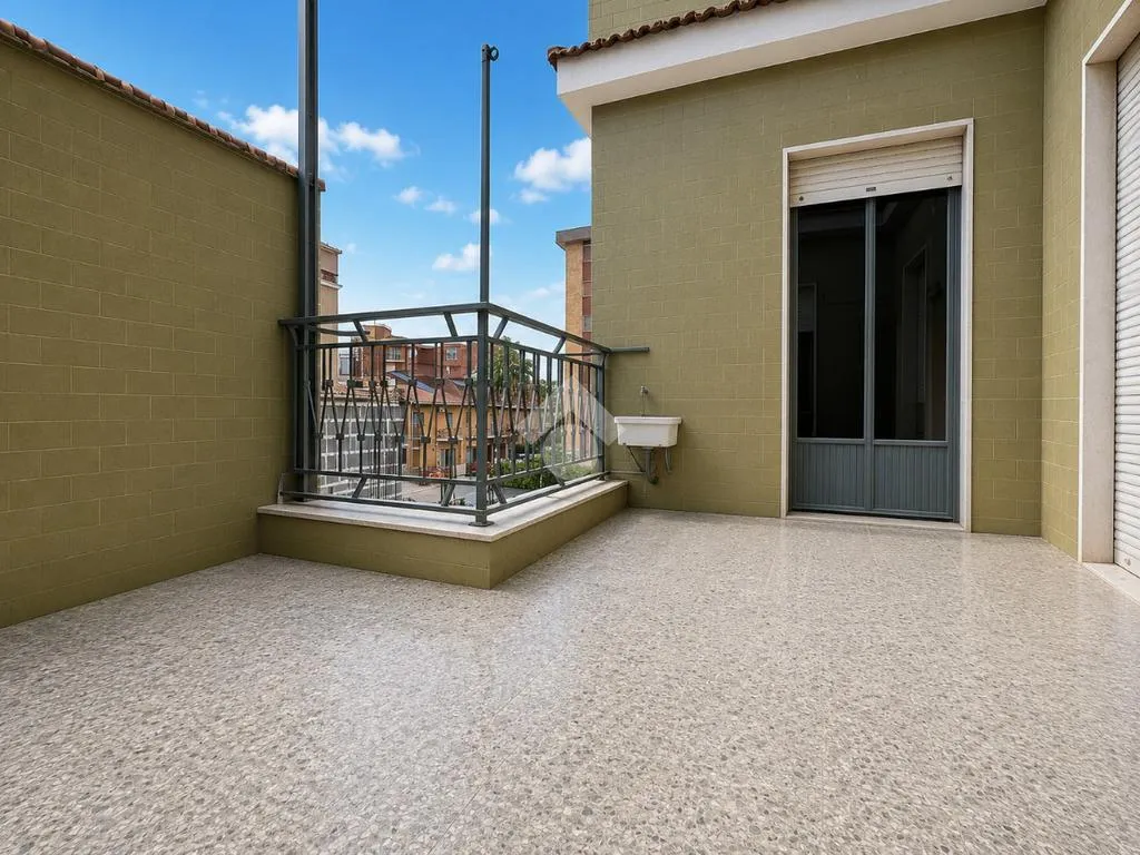 Rõdu - Spacious 5-Bedroom Apartment with Balcony in San Severo