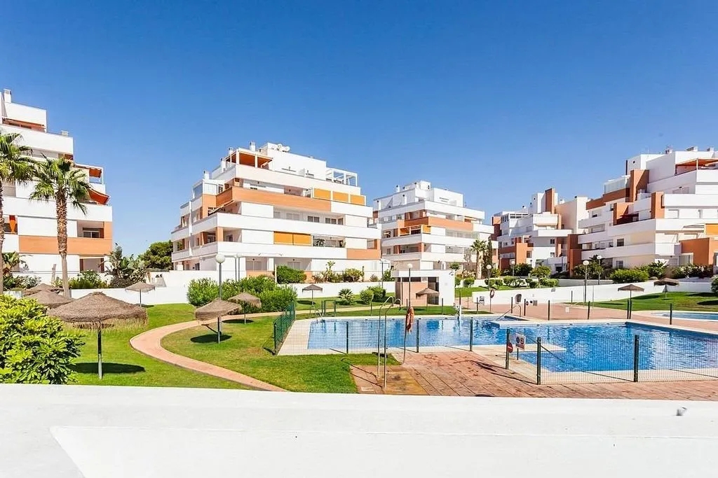 Bassein - Penthouse with Pool in Playa Serena