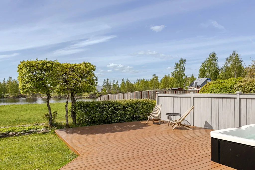 Jardin - Villa with Lake View in Falun