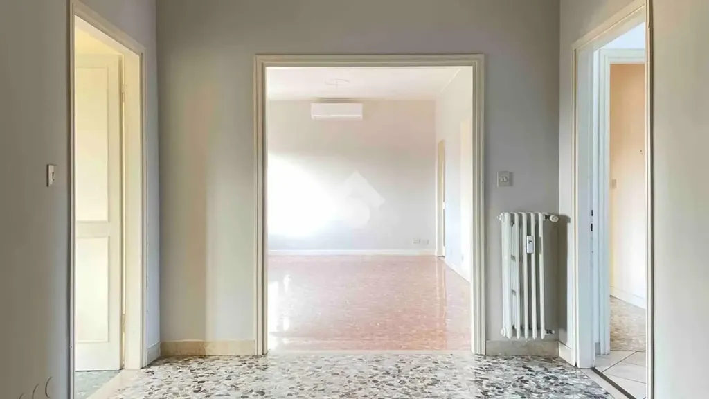 Esik - Apartment with Panoramic View in Brescia