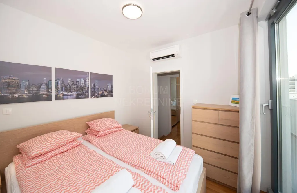 Magamistoad - Luxury Apartment with Sea View in Primošten