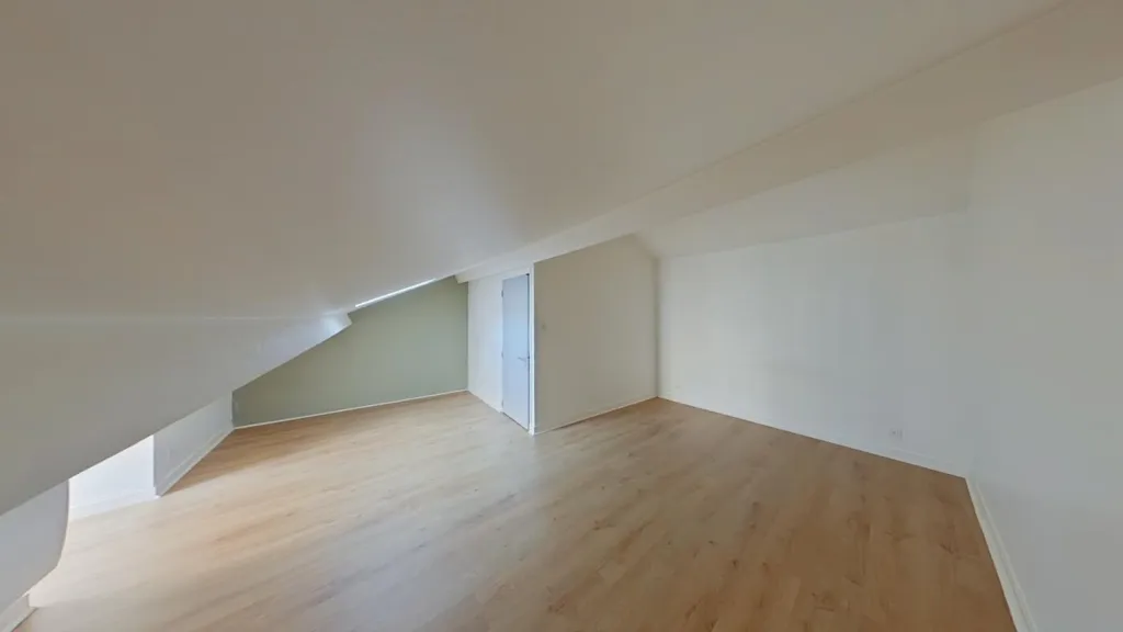 Toad - 4-Bedroom Apartment in Central Poitiers