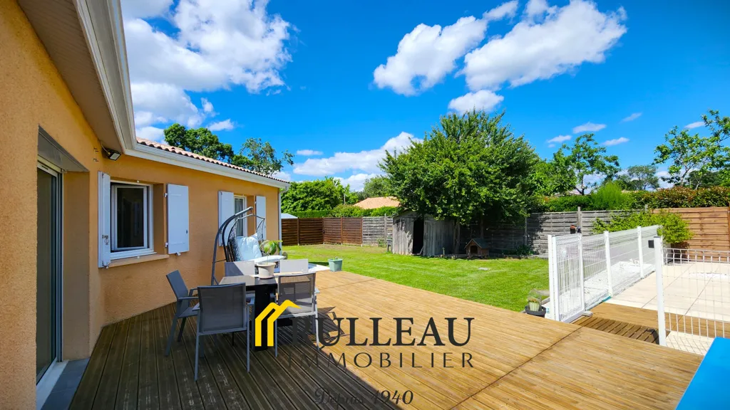 Terrasse - Maison Contemporaine avec Piscine à Saint-André-de-Cubzac