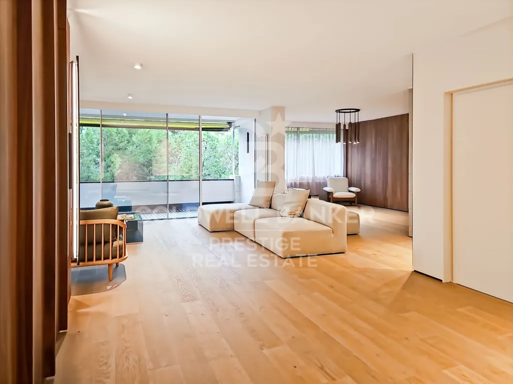 Living Room - Spacious Flat with Terrace in Exclusive Barcelona