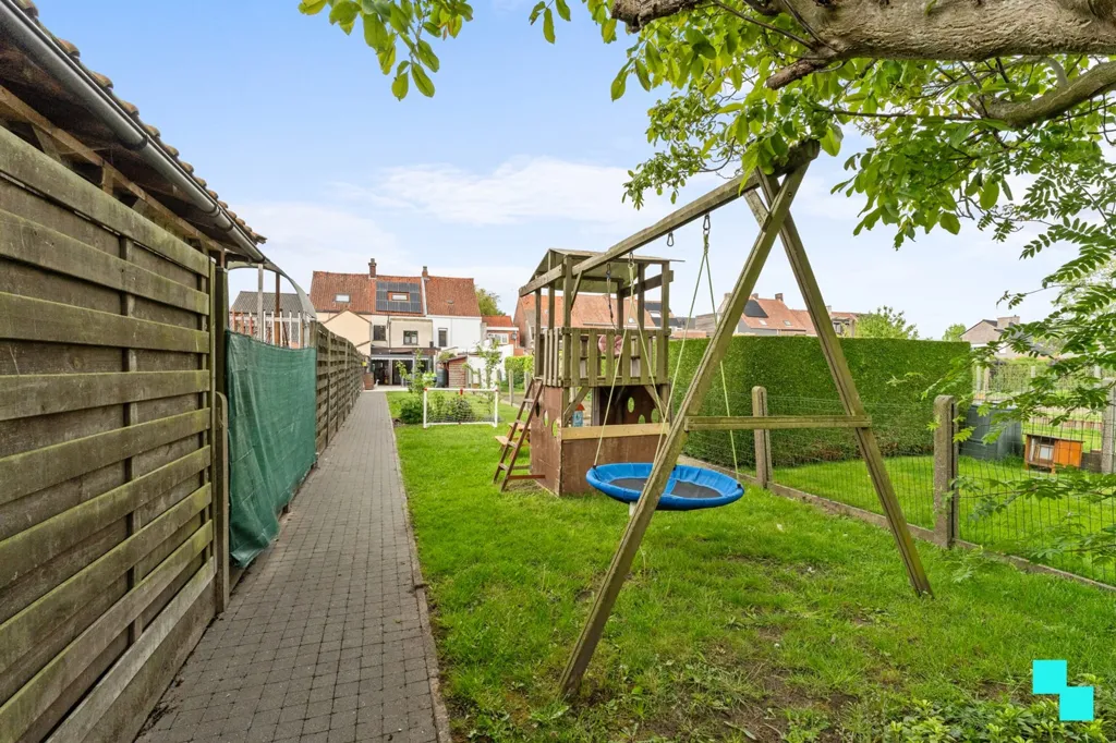 Aed - Modernising House with Garden in Roeselare