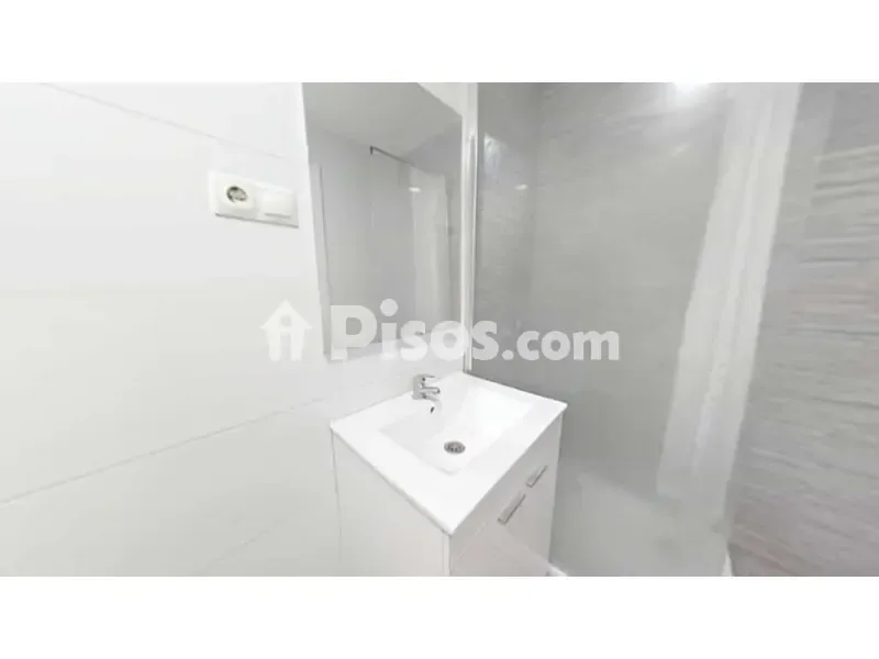 Bathrooms - Modern Flat with Terrace in Arroyo de la Miel