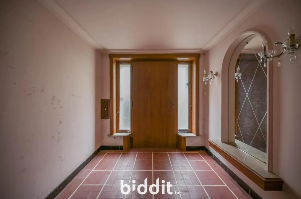 Hallway - Spacious House with Garden in Louvain