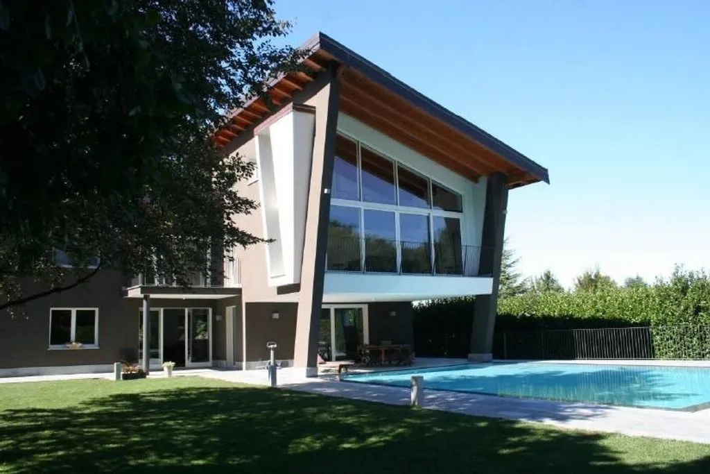 Piscine - Contemporary Villa with Pool in Cassano Magnago