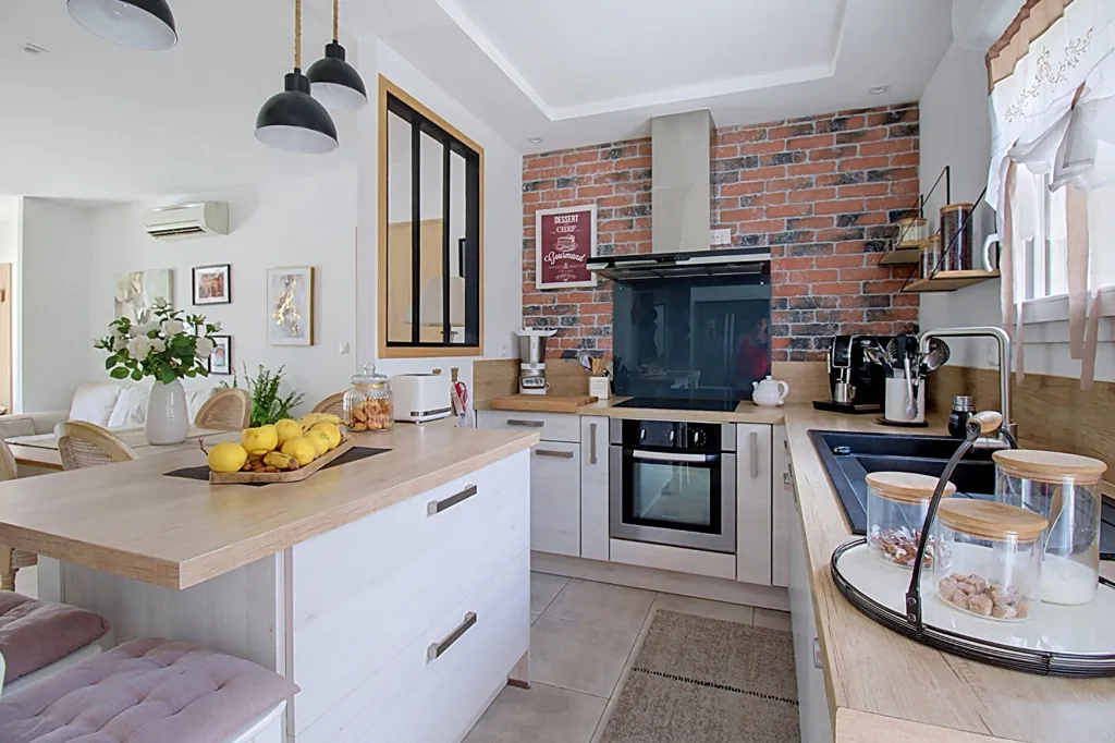 Cuisine - Villa avec Piscine et Garage à Vidauban