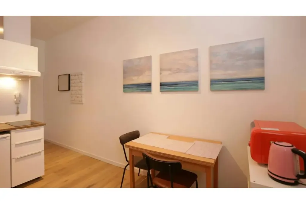 Cucina - Minimalist Studio in Brussels City Centre