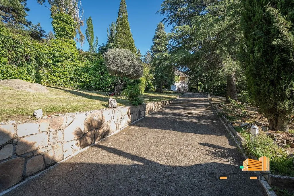Välivaade - Chalet with Pool and Terrace in Robledo de Chavela