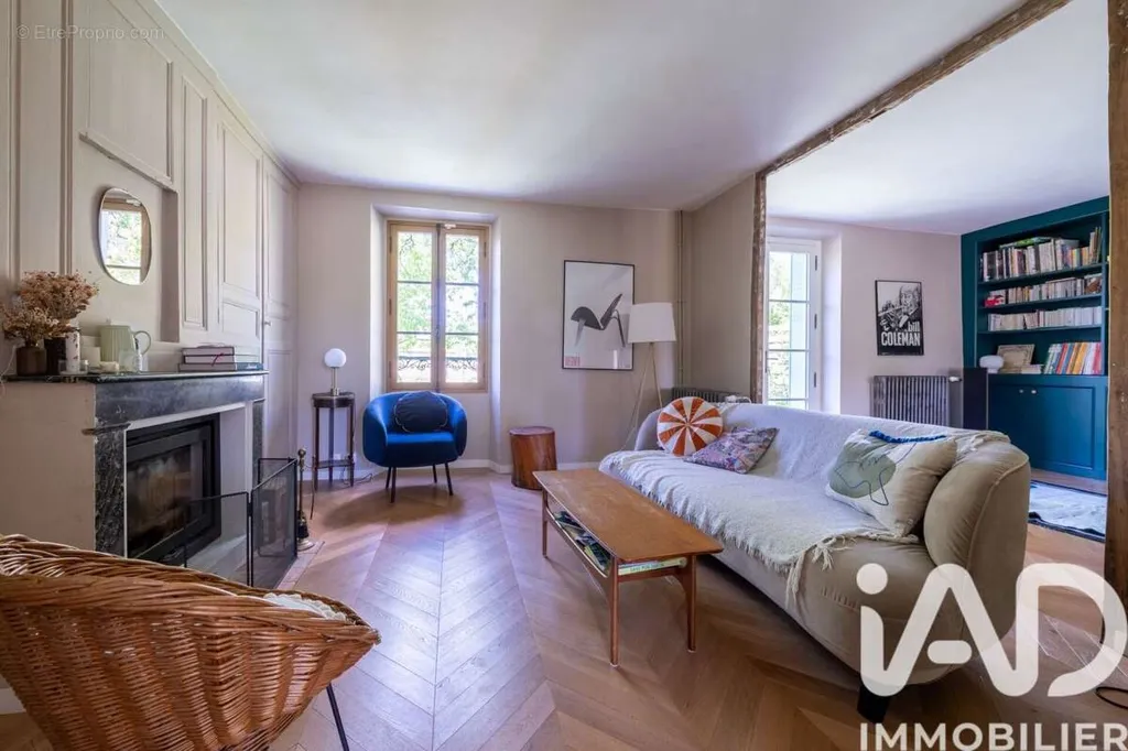 Séjour - Maison de Maître Rénovée avec Jardin à Féricy