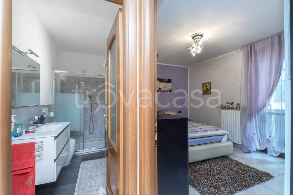 Chambres - Rear-Facing Apartment with Balcony in Turin