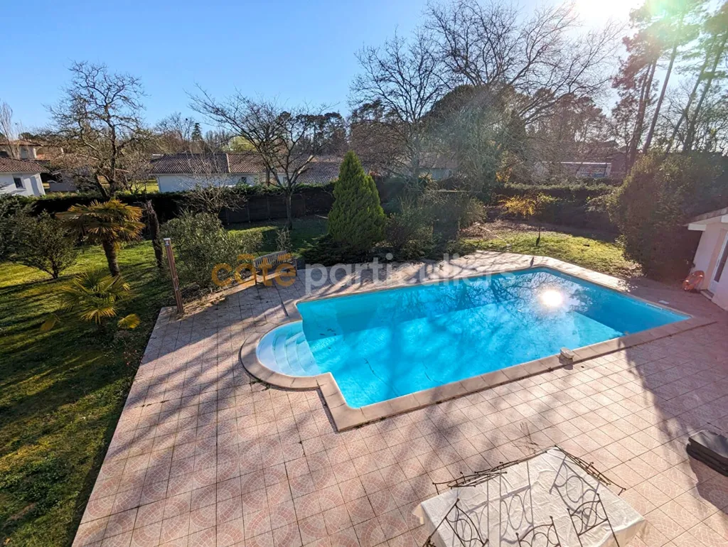 Piscine - Deux Maisons avec Piscine dans un Quartier Calme