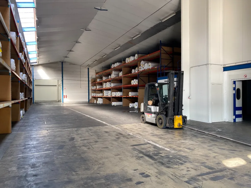 Garage - Industrial Unit with Solar Panels in Meulebeke