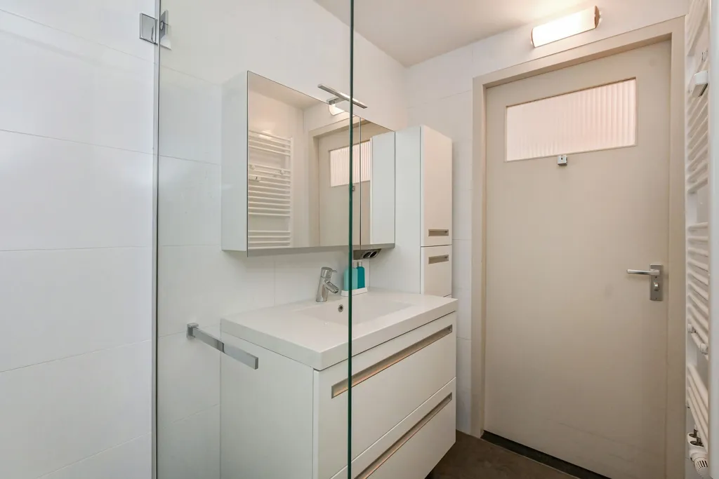 Vannitoad - Corner Flat with Erker in Den Haag