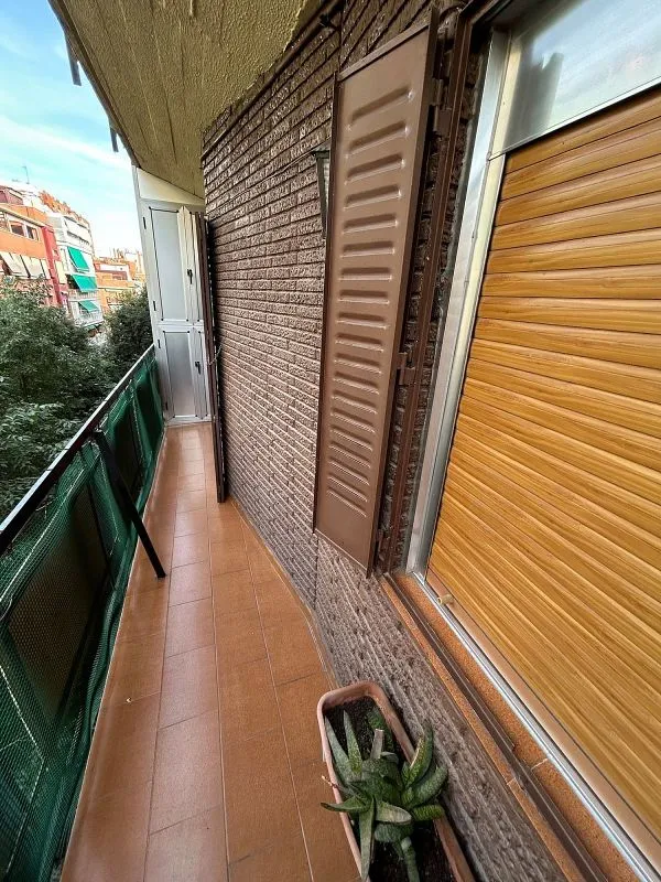 Rõdu - 3-Bedroom Flat with Terrace in Acacias