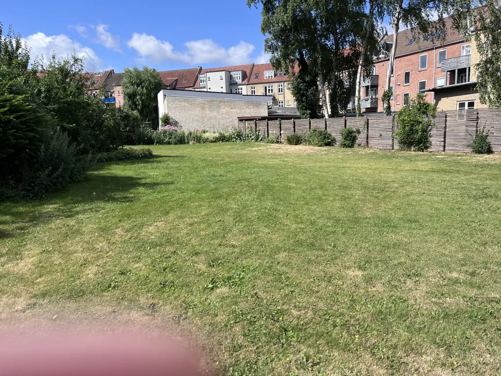 Jardin - Modern Flat with French Balcony in Viby