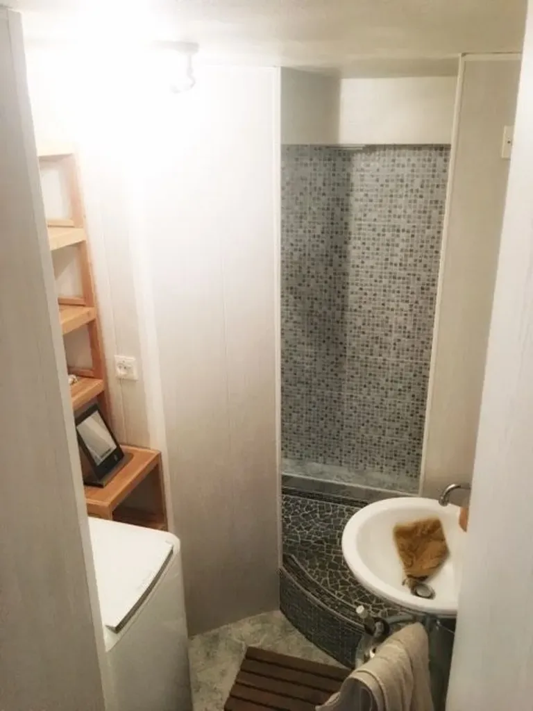 Salles de bain - Appartement Meublé au Dernier Étage à Malzéville