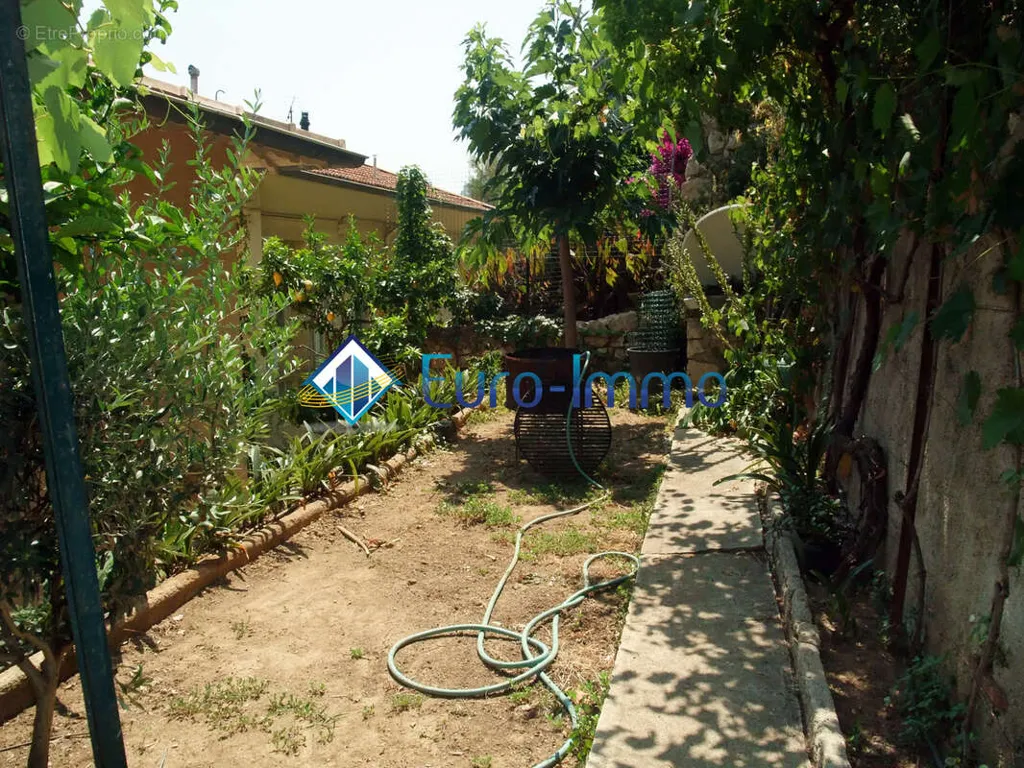 Garden - Villa with Sea View in Beausoleil