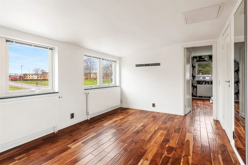 Toad - Extensively Renovated Villa with Pool in Central Location