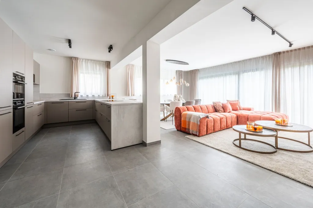 Elutuba - Eco-Friendly House with Solar Panels in Linger