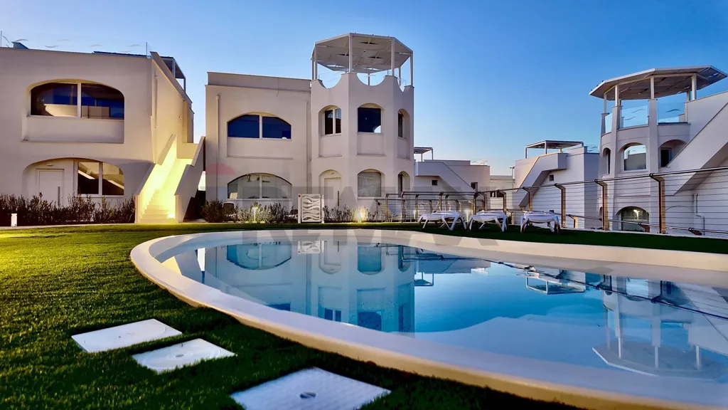 Piscine - Penthouse with Seafront Terrace in Numana