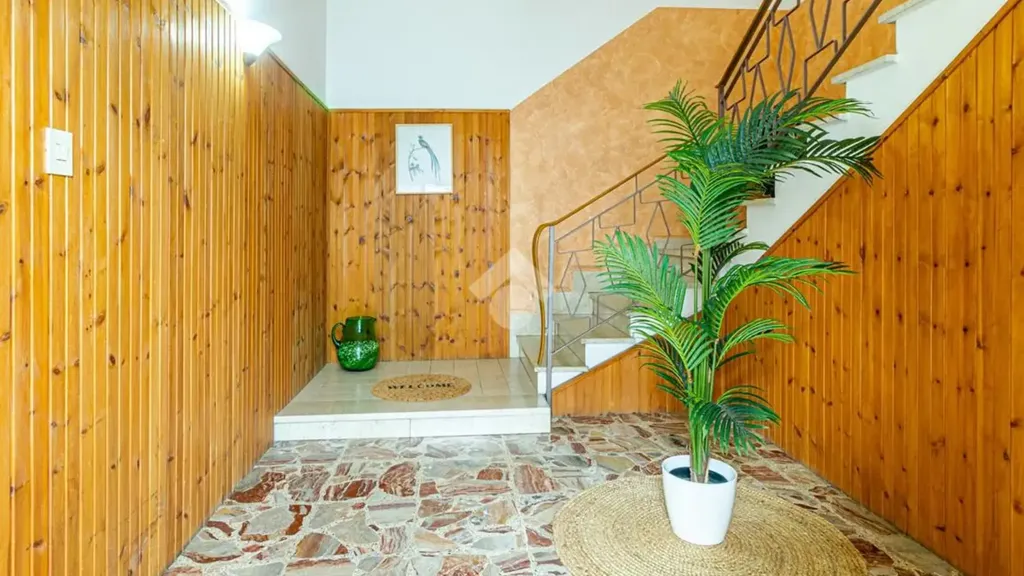 Esik - Independent House with Workshop in Cento