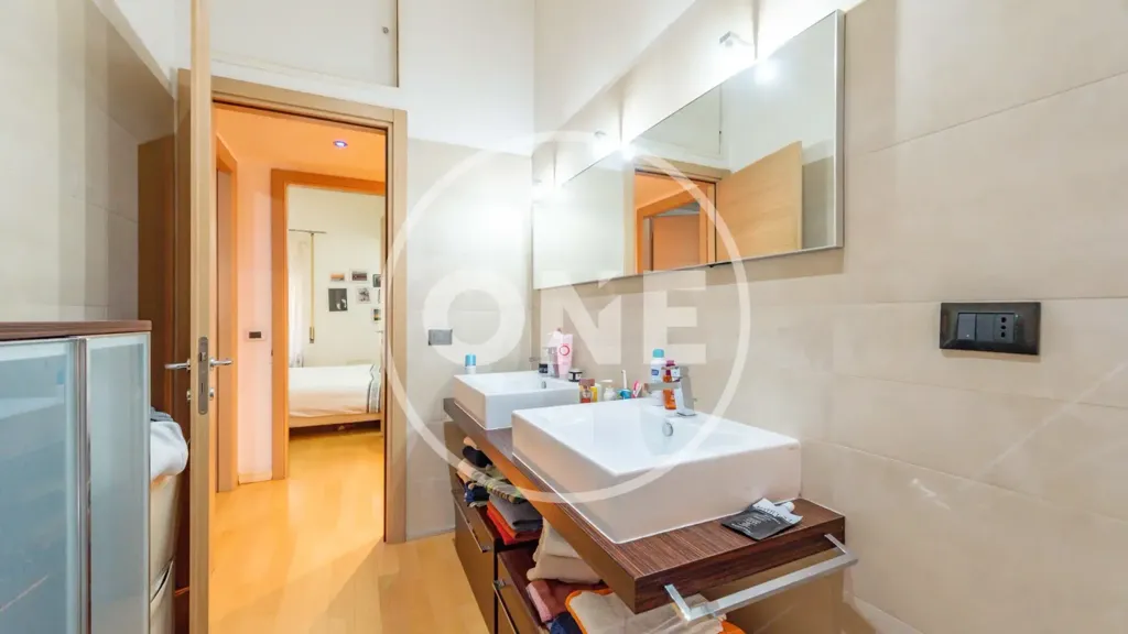 Bathrooms - Ristruttured Apartment with Large Terrace in Rome