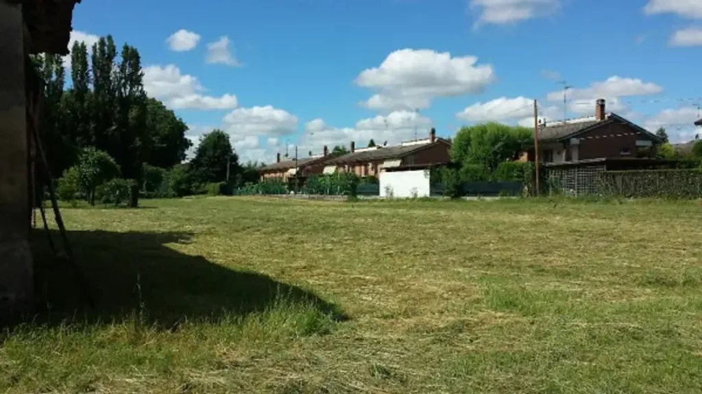 Jardin - Liberty-Style Villa for Renovation in Gonzaga