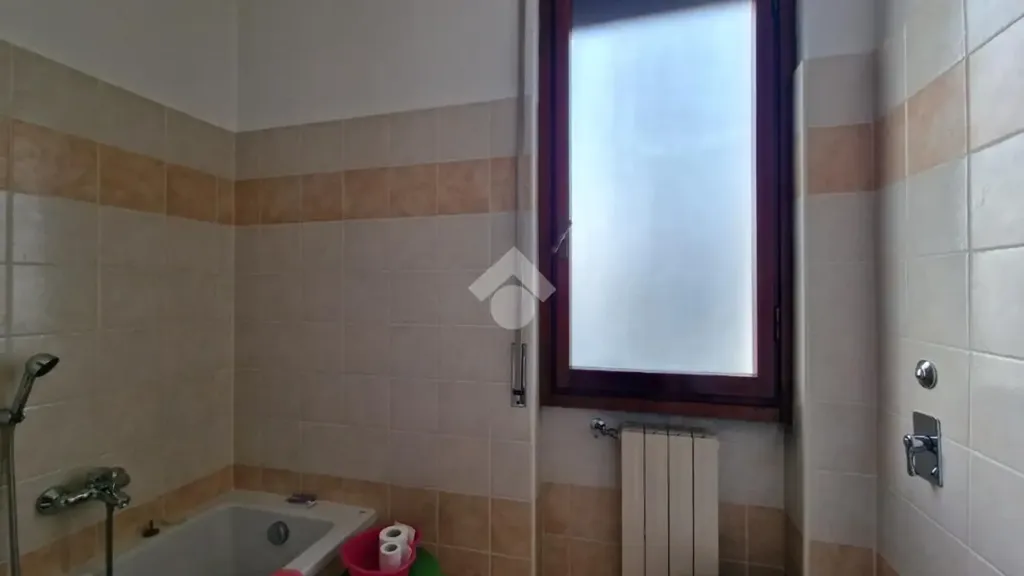 Salles de bain - Five-Bedroom Apartment with Balcony in Milan