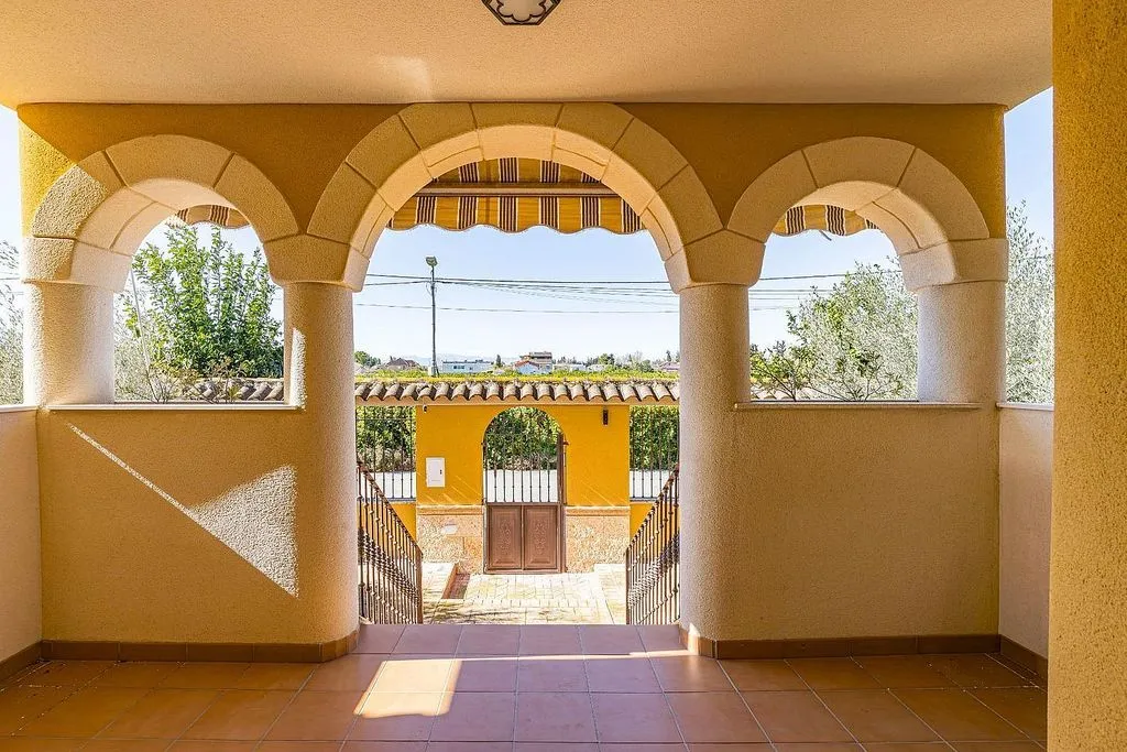 Terrace - Chalet with Andalusian Patio in Barriomar