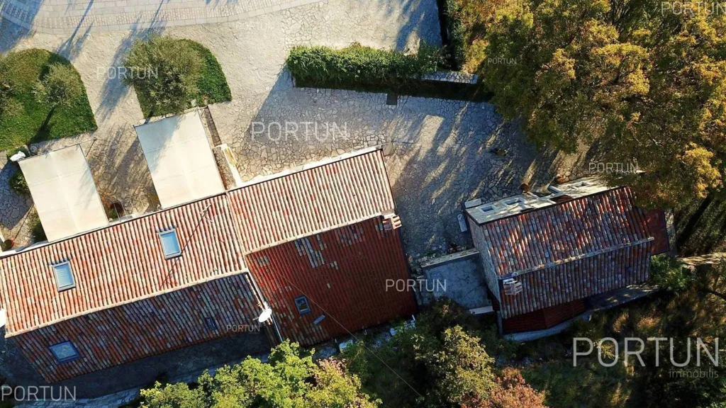 Vue aérienne - Renovated Estate with Panoramic Views in Lupoglav