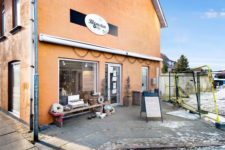 Extérieur - Mixed-Use Property near Railway in Ryomgård