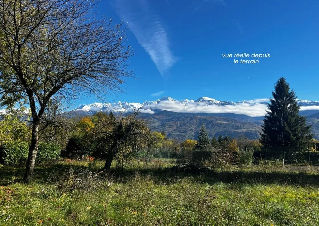 Luxury Villa with Garden near Grenoble