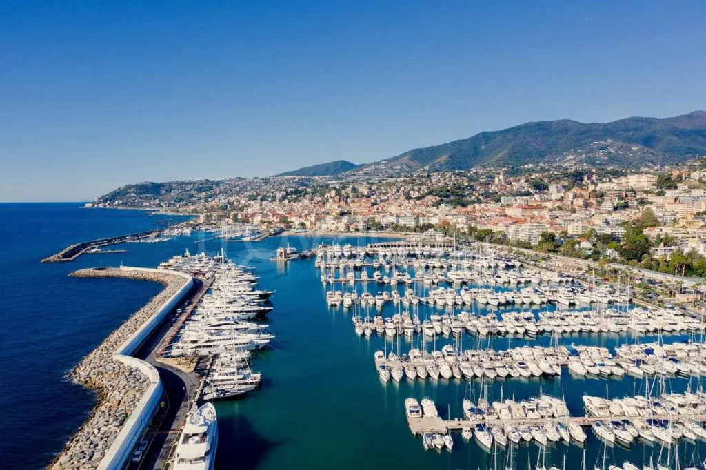 Luxury Apartment with Sea View in Sanremo