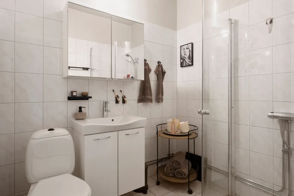 Bagni - Renovated Flat with Glazed Balcony in Solbacken