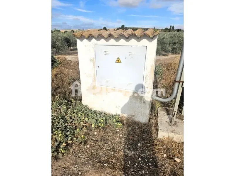 Aed - Rustic Plot with Water and Light in Camino La Torca