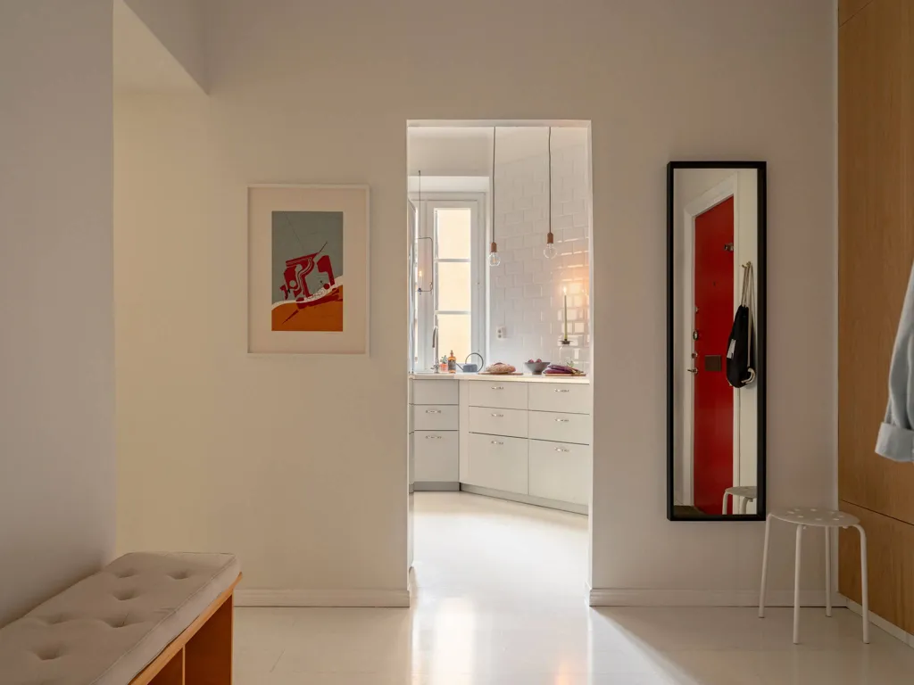 Esik - Charming Two-Bedroom with South-Facing Balcony in Söder