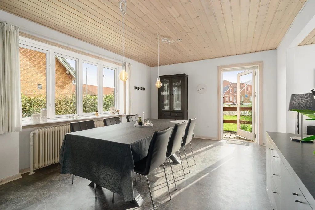 5-toaline maja asukohas Aulum