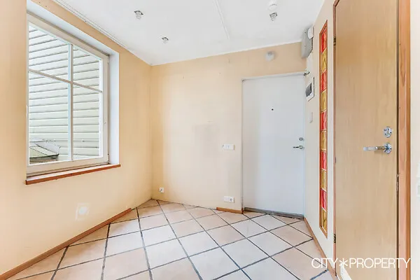hallway_entrance