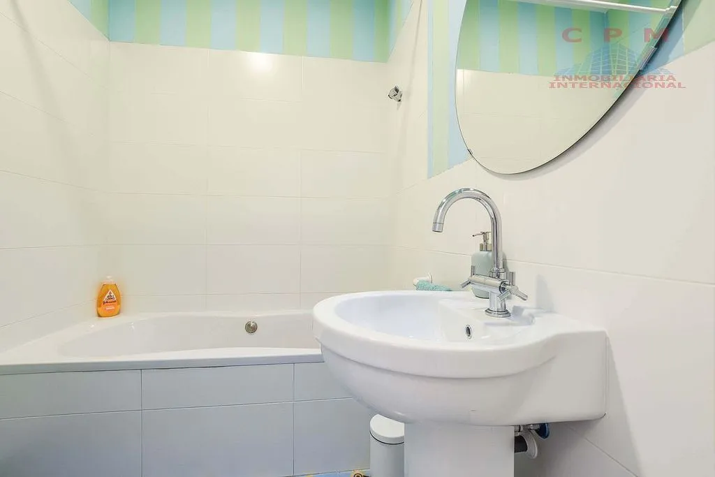 Salles de bain - Reformed Apartment with Balcony in Chueca