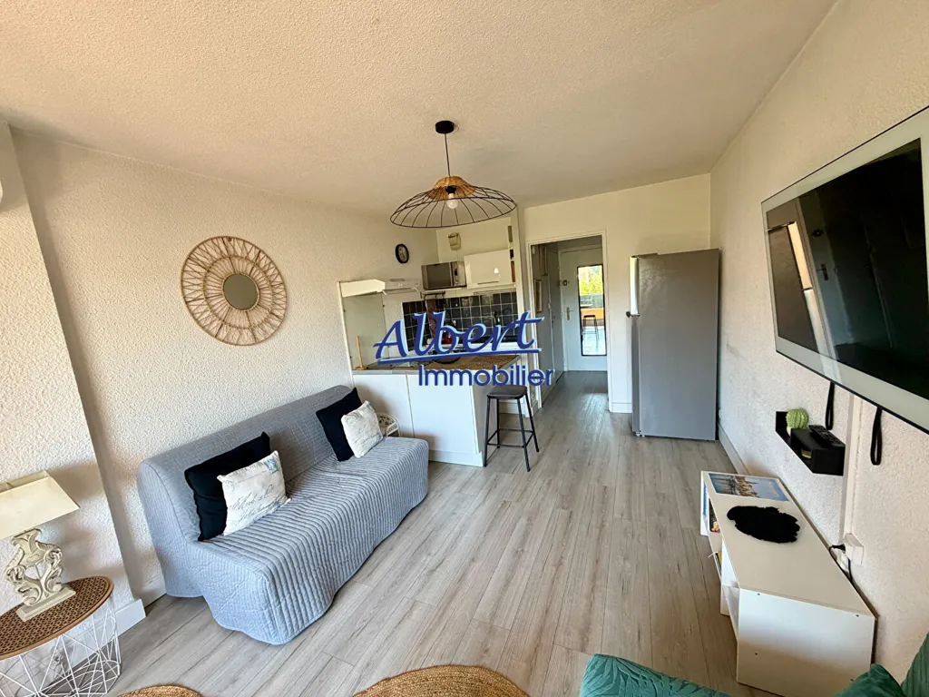 Living Room - Studio with South Terrace in Sanary-sur-Mer