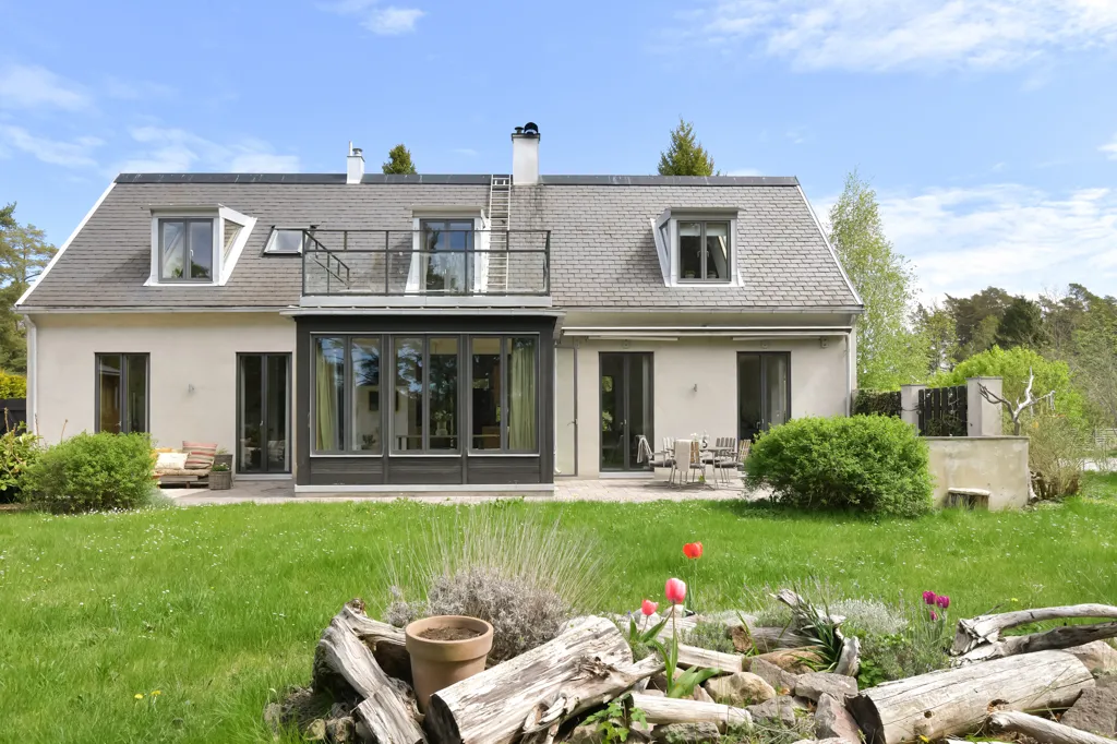 Välivaade - Charming Villa with Garden in Västerhejde