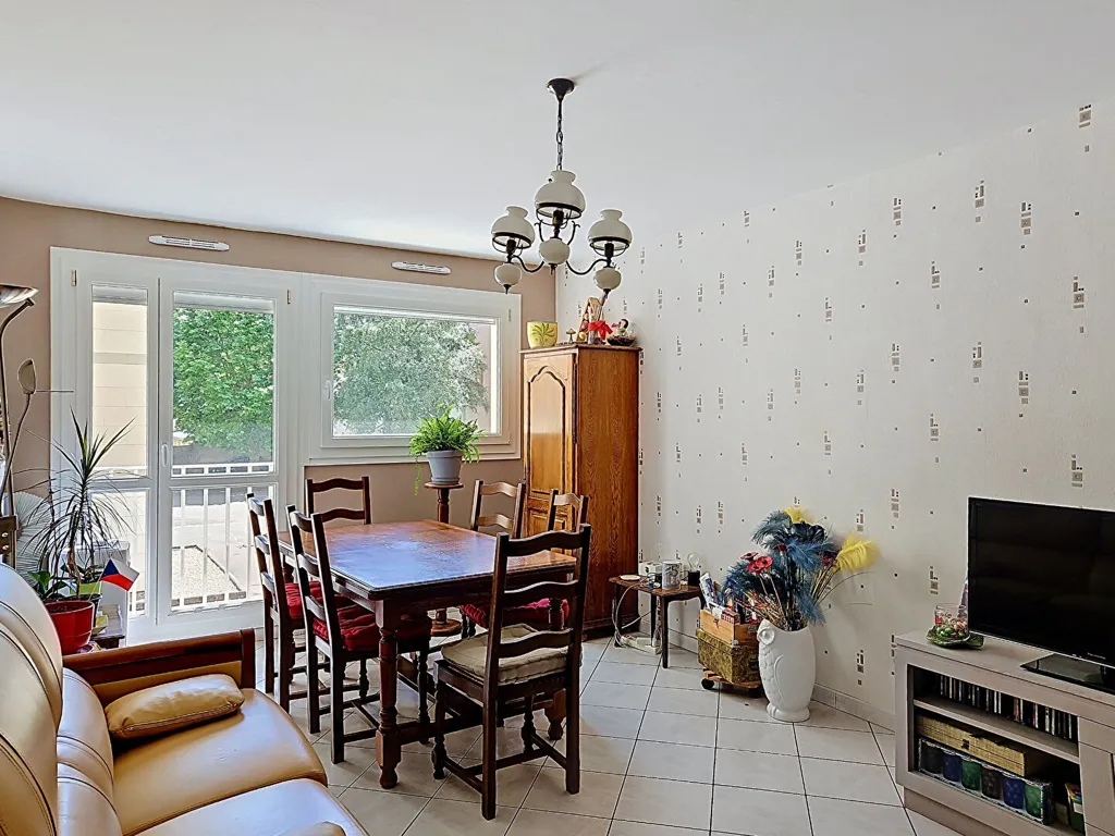 Salle à manger - Appartement avec parking au Parc Sainte-Marie à Nancy