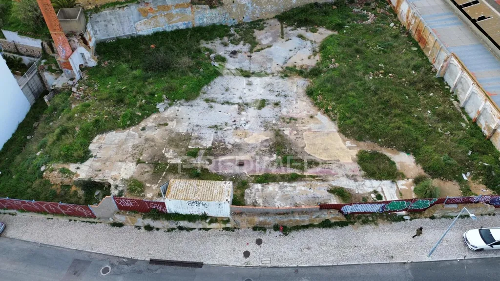 Vue aérienne - Construction Plot with River View in Setúbal