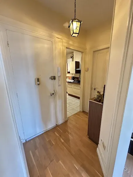 hallway_entrance
