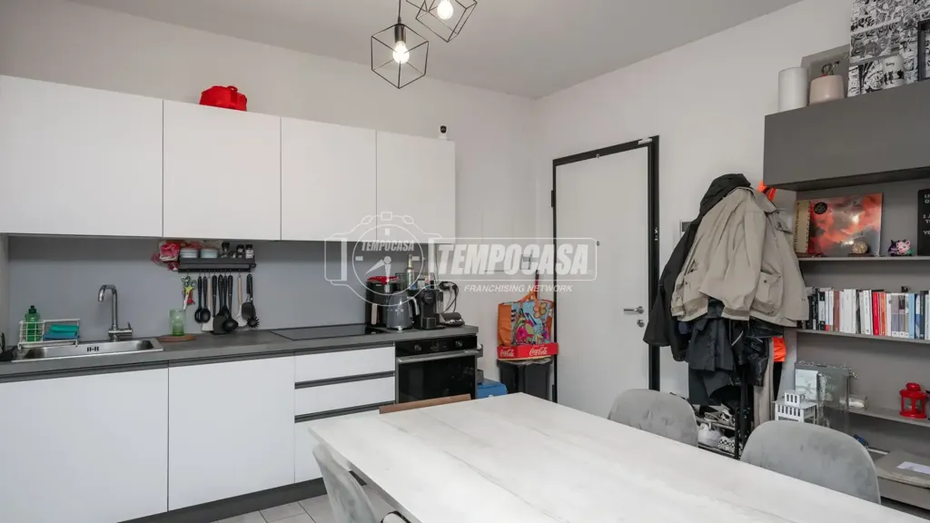 Cuisine - Spacious Duplex with Private Garden in Reggio Emilia