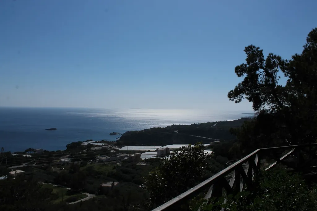 Detached House with Panoramic Views in Crete