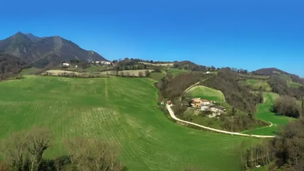 Rustic Farmhouse with River View in Sassoferrato